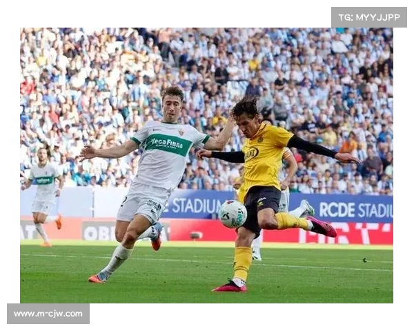 米拉头球攻门被扑，西班牙人错过德比最佳机会